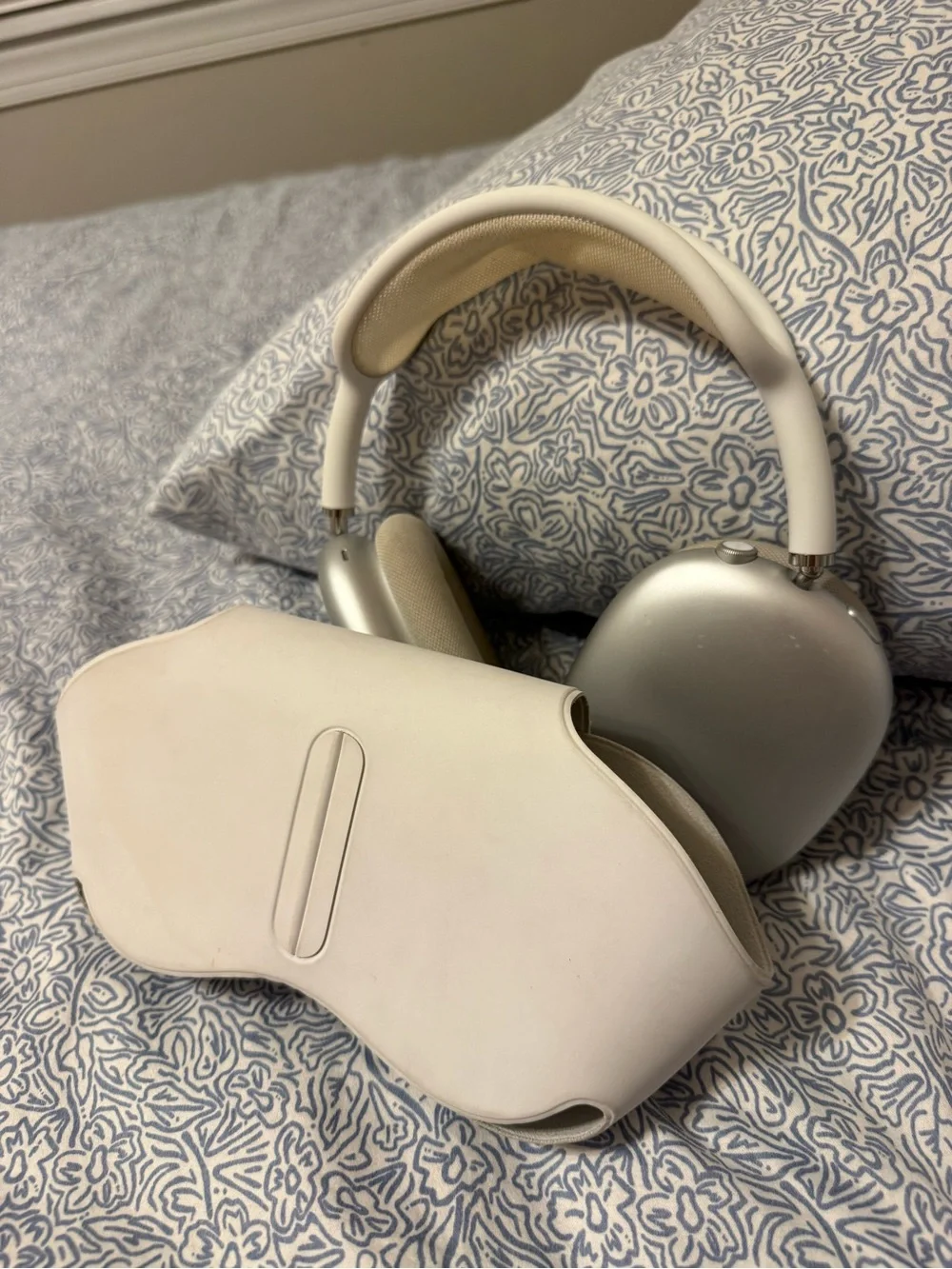 Apple Silver Over-Ear Headphones
